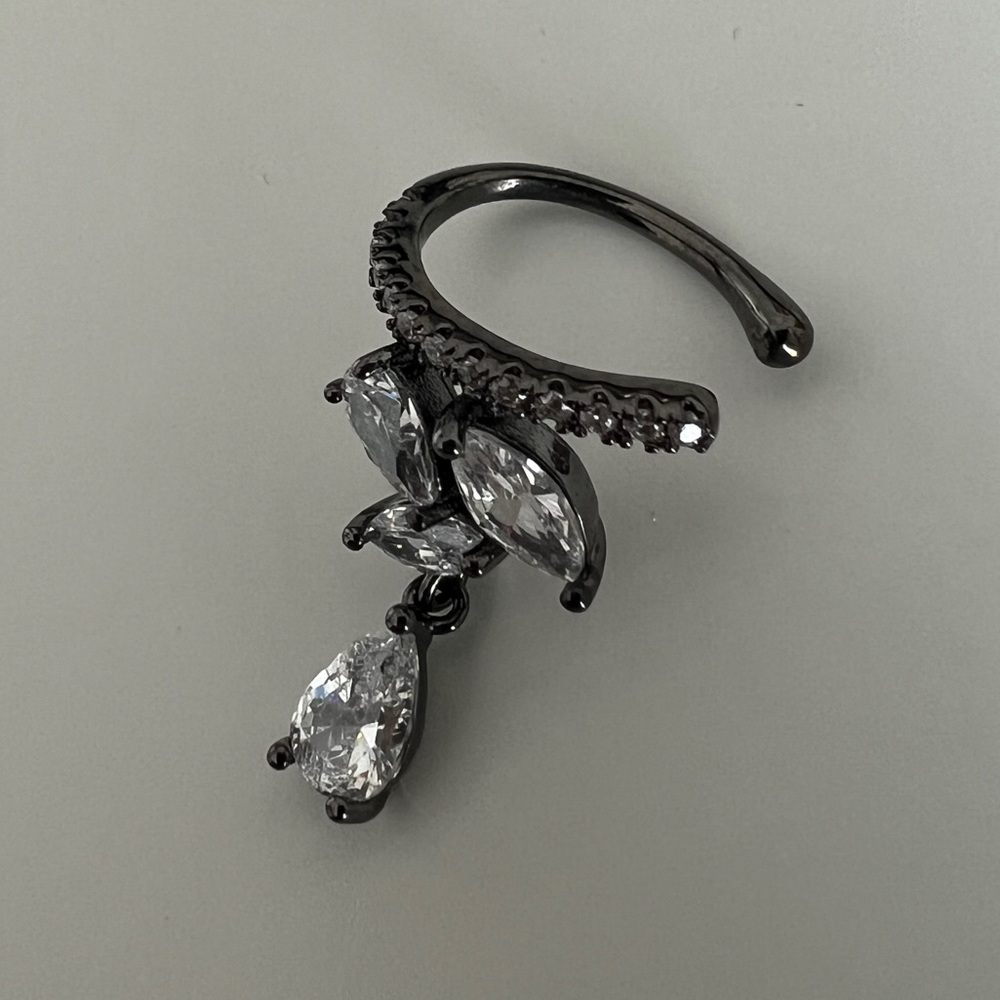 Ear Cuff Earring (Right) - Picture 4 of 4